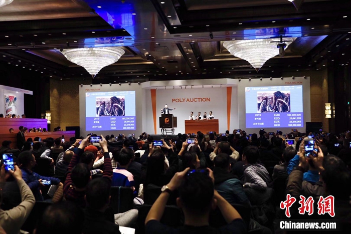 2019保利秋拍“近现代书画夜场”上拍李可染《万水千山图》。供图